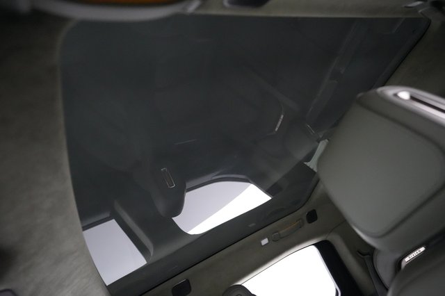 2022 Rivian R1T — photo 20 of 23