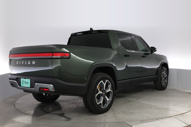 2022 Rivian R1T — photo 2 of 23