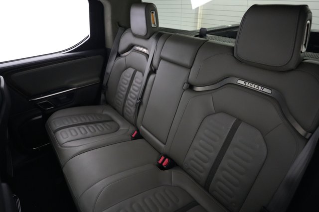 2022 Rivian R1T — photo 19 of 23