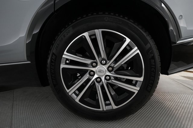 2024 Cadillac Lyriq — photo 16 of 33