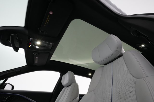 2024 Cadillac Lyriq — photo 27 of 33