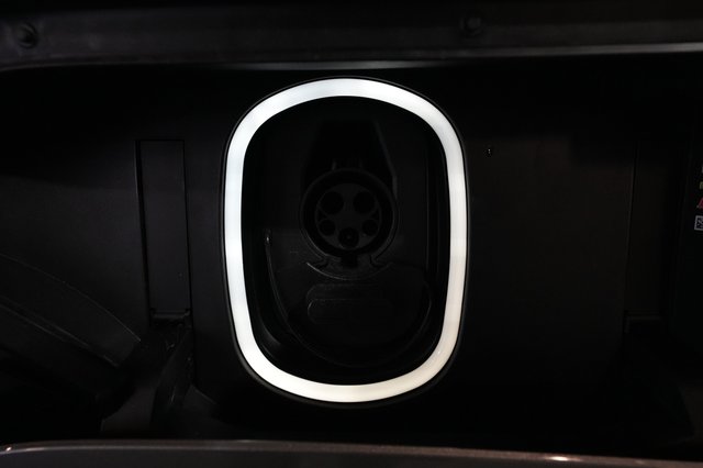 2024 Cadillac Lyriq — photo 8 of 33