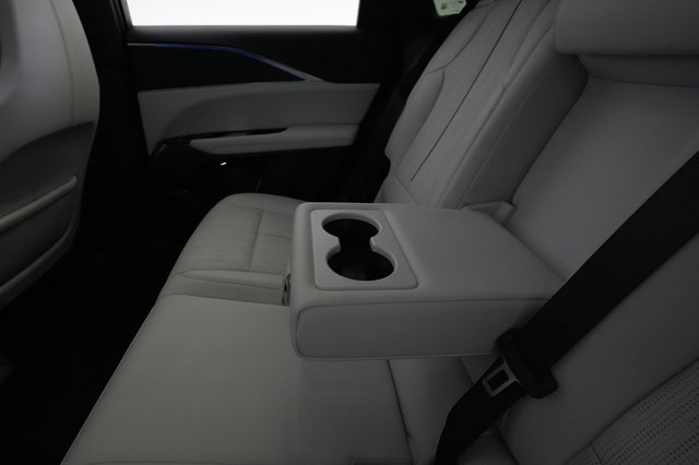 2024 Cadillac Lyriq — photo 26 of 33