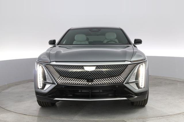 2024 Cadillac Lyriq — photo 9 of 33