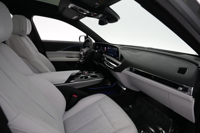 2024 Cadillac Lyriq — photo 19 of 33