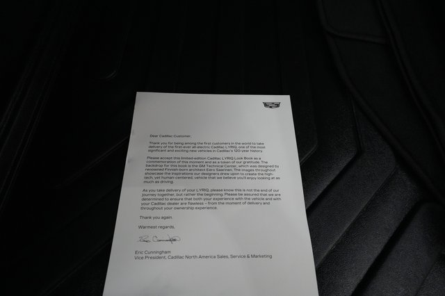 2024 Cadillac Lyriq — photo 30 of 33