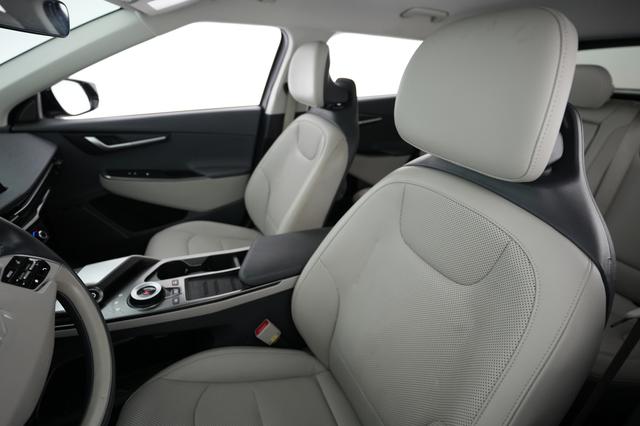 2024 Kia EV6 — photo 3 of 21
