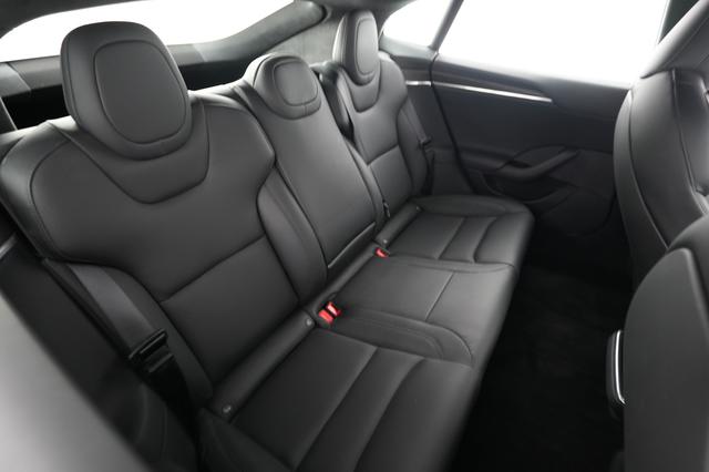 2022 Tesla Model S — photo 4 of 22