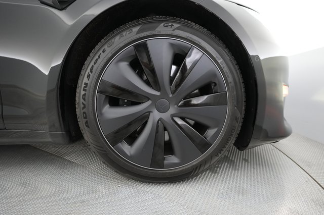 2022 Tesla Model S — photo 16 of 22