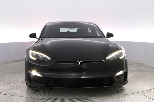 2022 Tesla Model S — photo 9 of 22