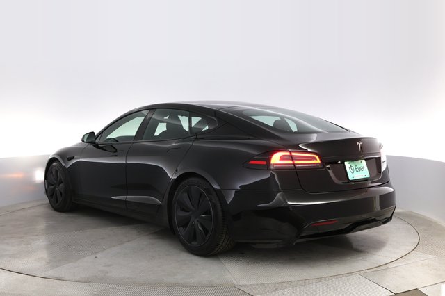 2022 Tesla Model S — photo 13 of 22