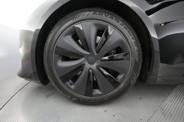 2022 Tesla Model S — photo 7 of 22