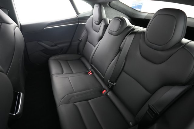 2022 Tesla Model S — photo 18 of 22