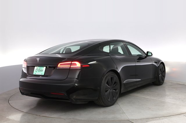 2022 Tesla Model S — photo 2 of 22