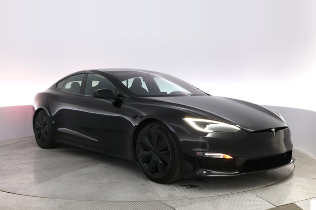 2022 Tesla Model S — photo 10 of 22