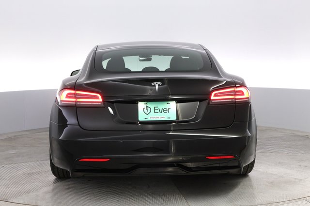 2022 Tesla Model S — photo 12 of 22