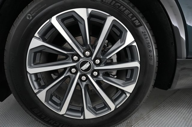 2024 Cadillac Lyriq — photo 15 of 19