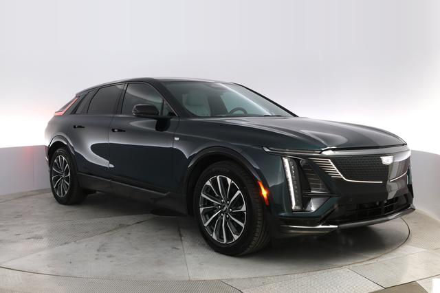 2024 Cadillac Lyriq — photo 10 of 19