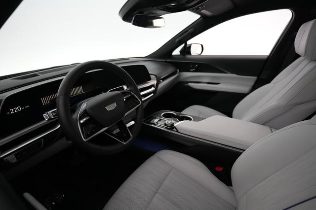 2024 Cadillac Lyriq — photo 3 of 19