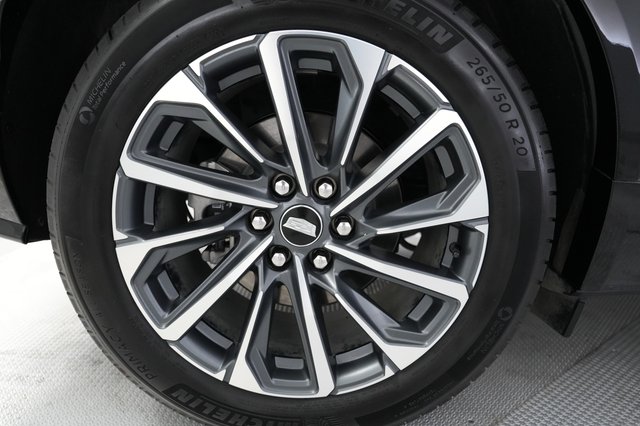 2024 Cadillac Lyriq — photo 17 of 19