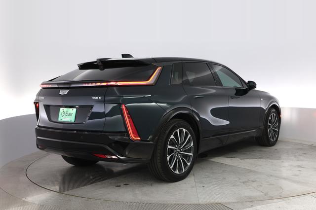 2024 Cadillac Lyriq — photo 2 of 19