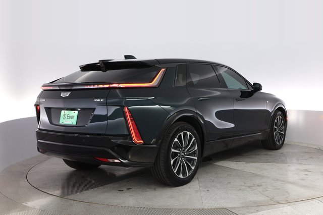 2024 Cadillac Lyriq — photo 2 of 19