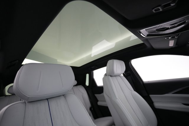 2024 Cadillac Lyriq — photo 18 of 19
