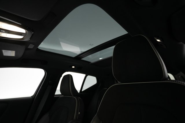 2022 Volvo XC40 Recharge — photo 21 of 24
