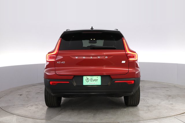 2022 Volvo XC40 Recharge — photo 12 of 24