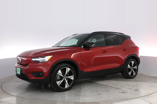 2022 Volvo XC40 Recharge — photo 14 of 24