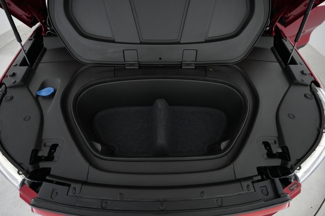 2022 Volvo XC40 Recharge — photo 8 of 24