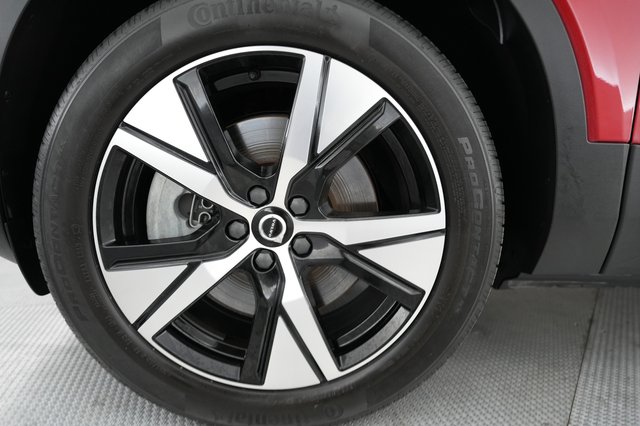 2022 Volvo XC40 Recharge — photo 16 of 24
