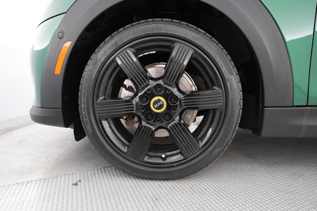 2022 MINI Cooper SE — photo 7 of 20