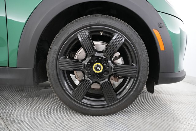 2022 MINI Cooper SE — photo 15 of 20