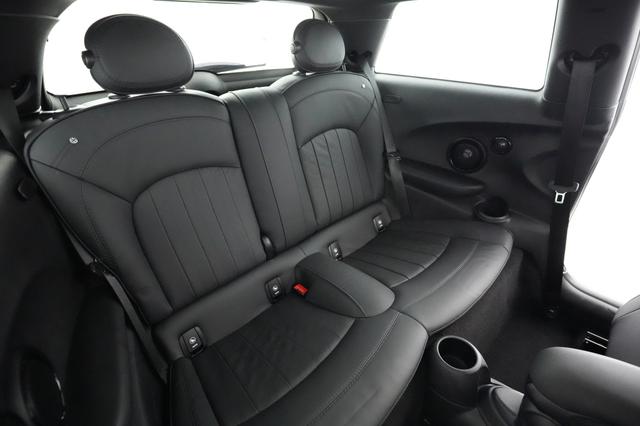 2022 MINI Cooper SE — photo 4 of 20