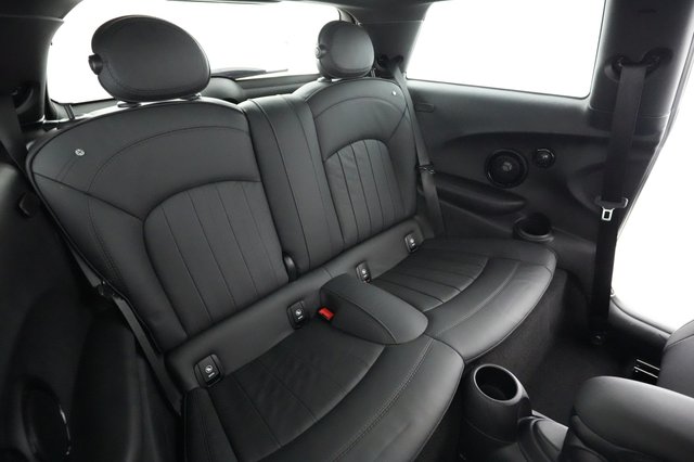 2022 MINI Cooper SE — photo 4 of 20