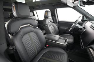 2024 Rivian R1S — photo 3 of 25