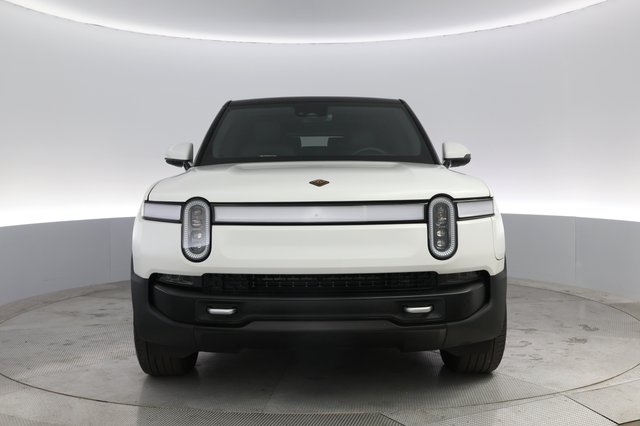 2024 Rivian R1S — photo 9 of 25