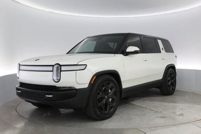 2024 Rivian R1S — VIN 7PDSGCBA8RN030769