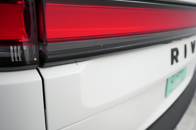 2024 Rivian R1S — photo 24 of 25