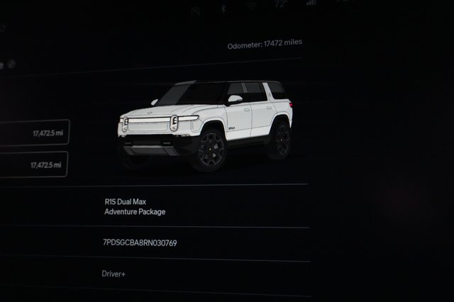 2024 Rivian R1S — photo 5 of 25