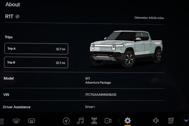 2022 Rivian R1T — photo 5 of 21