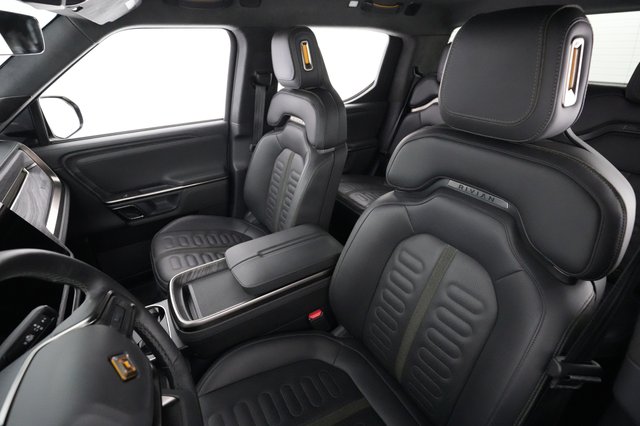 2022 Rivian R1T — photo 3 of 21