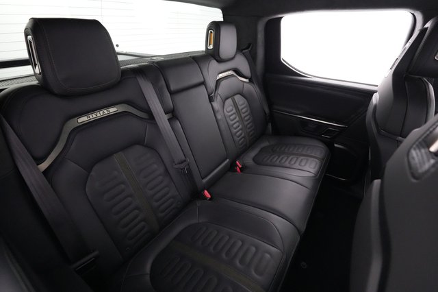 2022 Rivian R1T — photo 4 of 21