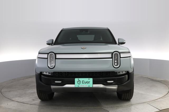 2022 Rivian R1T — photo 9 of 21