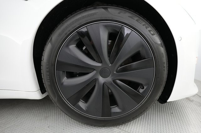 2022 Tesla Model S — photo 15 of 25