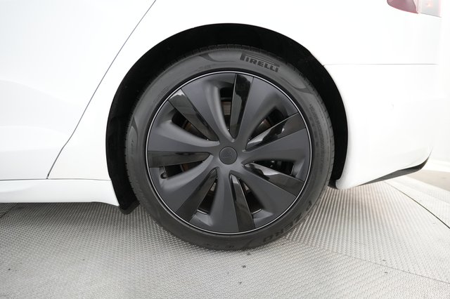 2022 Tesla Model S — photo 17 of 25