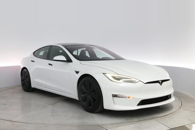 2022 Tesla Model S — photo 10 of 25