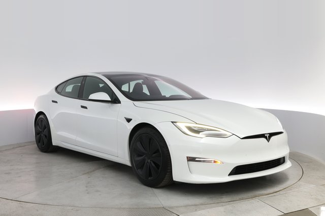 2022 Tesla Model S — photo 10 of 25