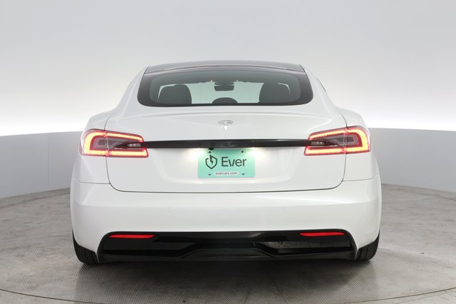 2022 Tesla Model S — photo 12 of 25